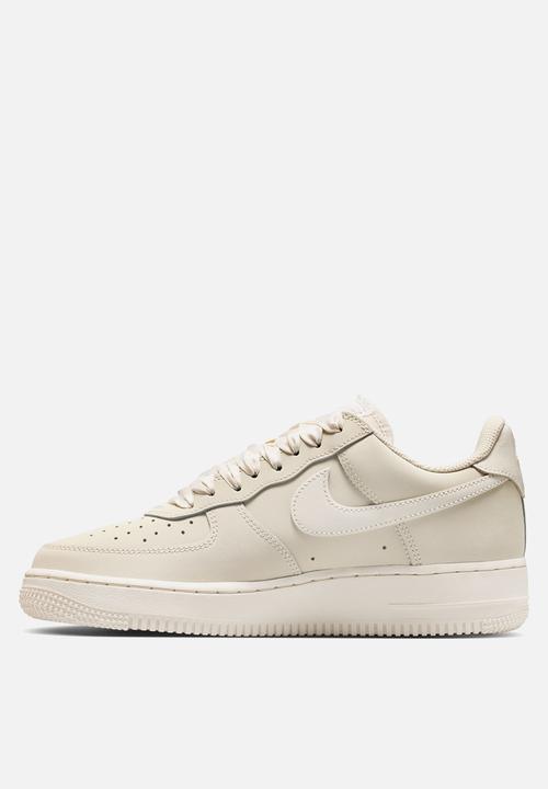Nike - Nike Air Force 1 Retro Premium