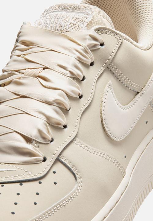 Nike - Nike Air Force 1 Retro Premium