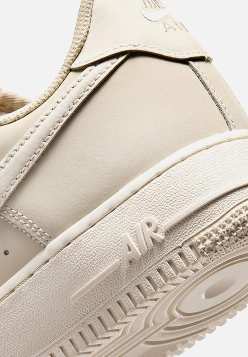 Nike - Nike Air Force 1 Retro Premium