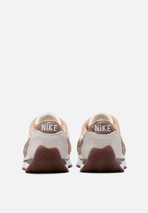 Nike - Nike Pacific Premium