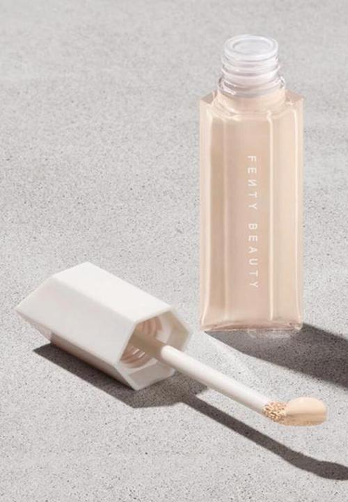 Fenty Beauty - We're Even Hydrating Longwear Concealer - 130W Light