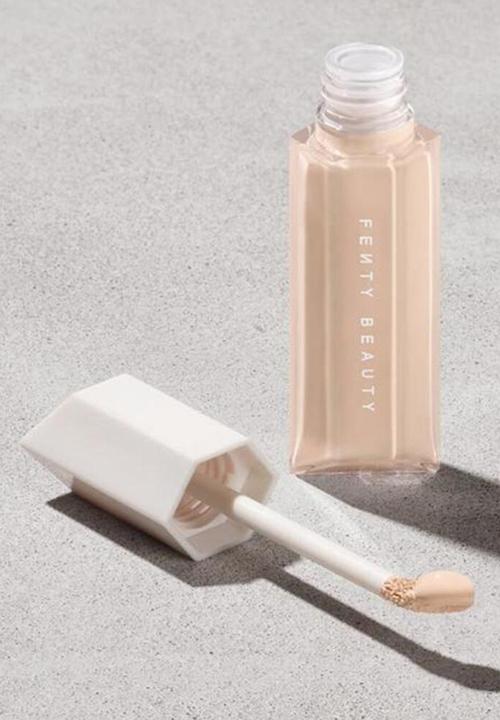 Fenty Beauty - We're Even Hydrating Longwear Concealer - 150N Light