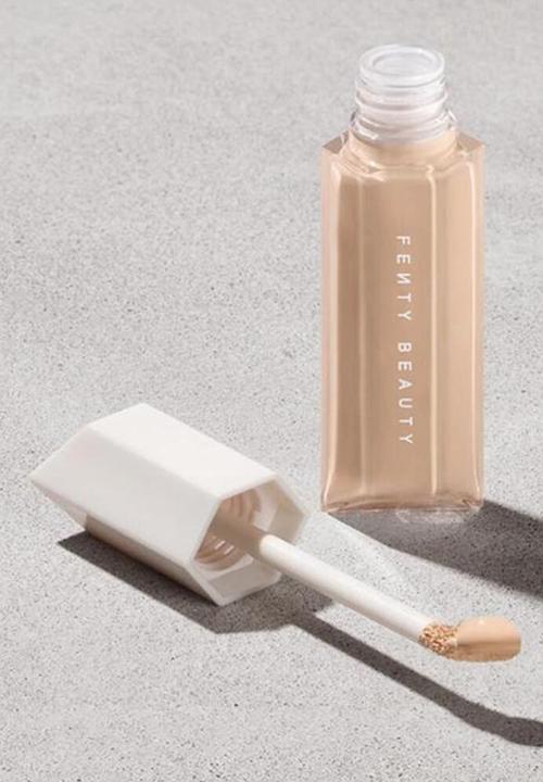Fenty Beauty - We're Even Hydrating Longwear Concealer - 225N Light Medium