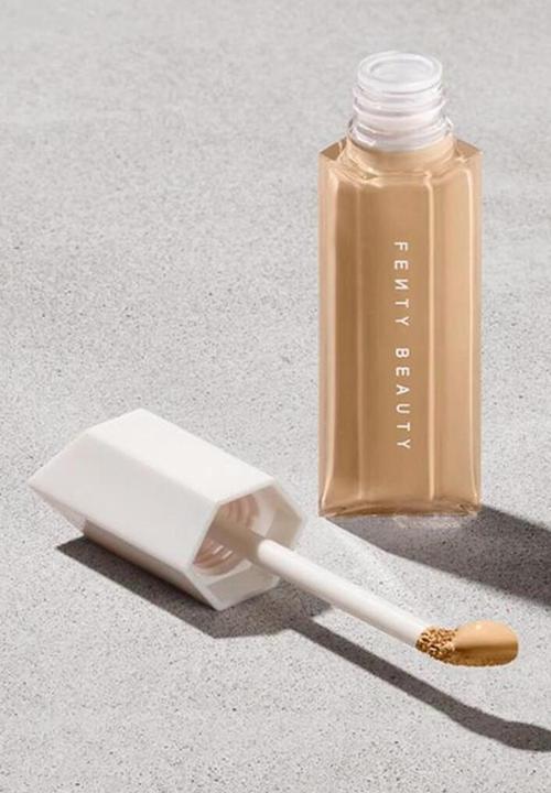 Fenty Beauty - We're Even Hydrating Longwear Concealer - 235W Light Medium