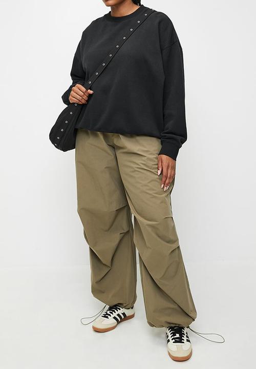 Cotton On - Plus Plush Crew Sweatshirt - Black