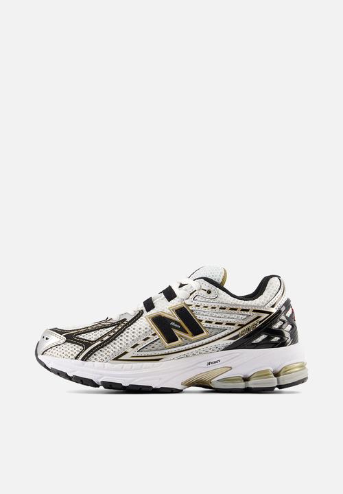 New Balance  - Grade school 1906 - silver metallic with gold metallic
