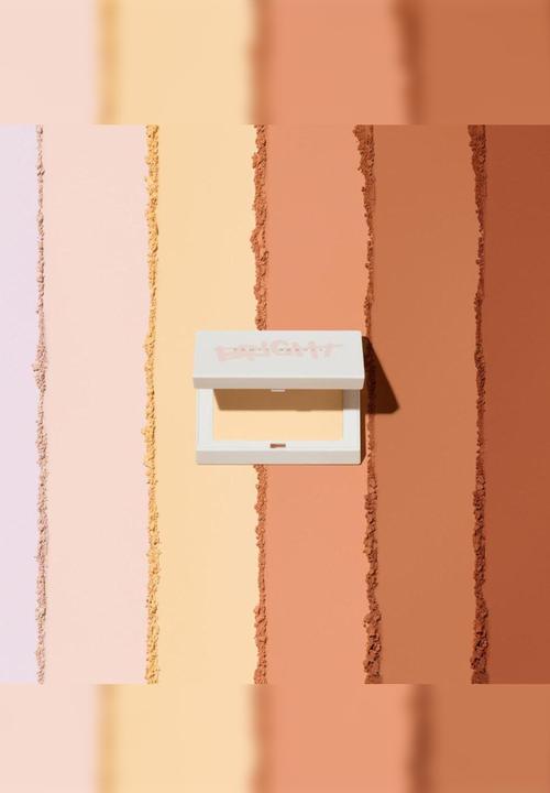 Fenty Beauty - Bright Fix Instant Brightening + Blurring Powder - Lavender