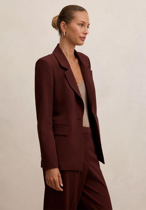 Forever New - Pia single breasted blazer in aubergine suit