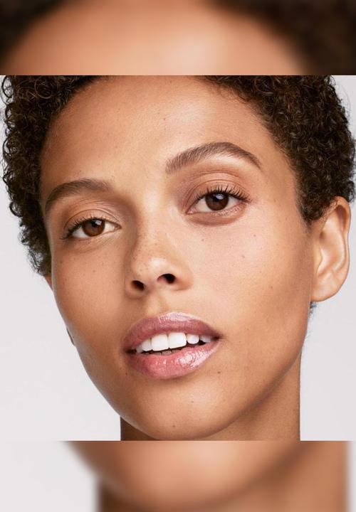 Fenty Beauty - Soft'Lit Naturally Luminous Foundation - 250