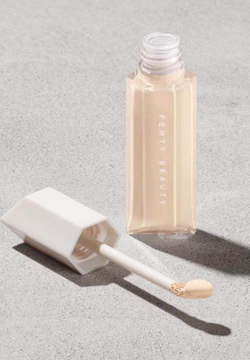 Fenty Beauty - We're Even Hydrating Longwear Concealer - 120N Light