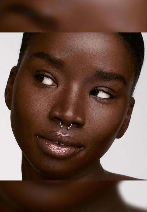 Fenty Beauty - Soft'Lit Naturally Luminous Foundation - 490