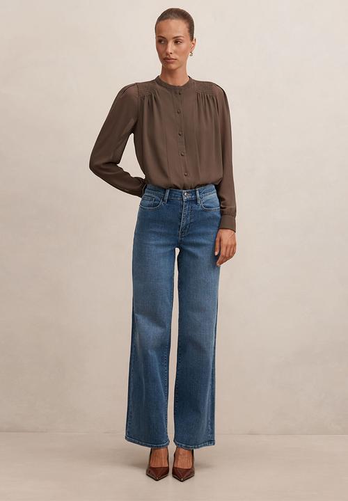 Forever New - Rory sheering blouse in vintage khaki