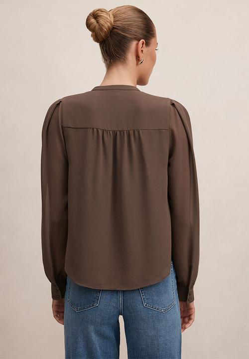 Forever New - Rory sheering blouse in vintage khaki