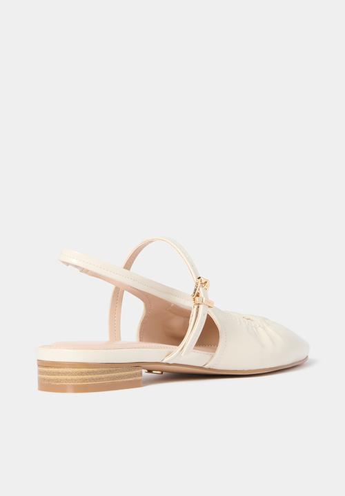 Forever New - Harper scrunch detail mary jane flat pump in nude