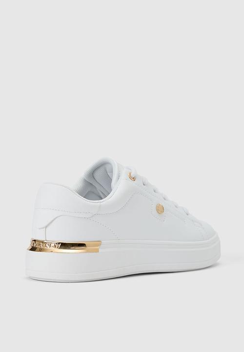 Forever New - Eleanor 3 flatform sneaker in white