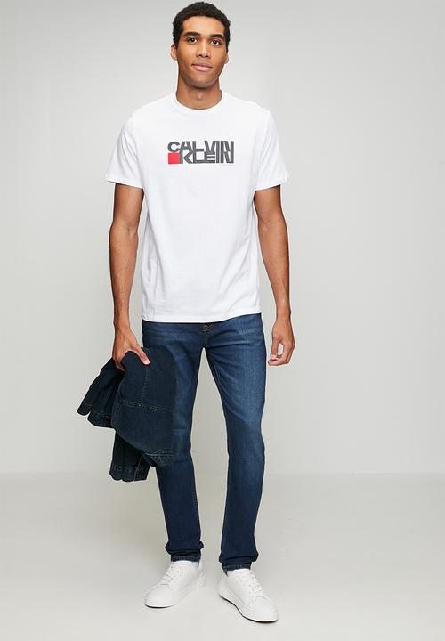 Calvin Klein - Ss 30S Eu Ck Redbox Graphic Tee - Brilliant White