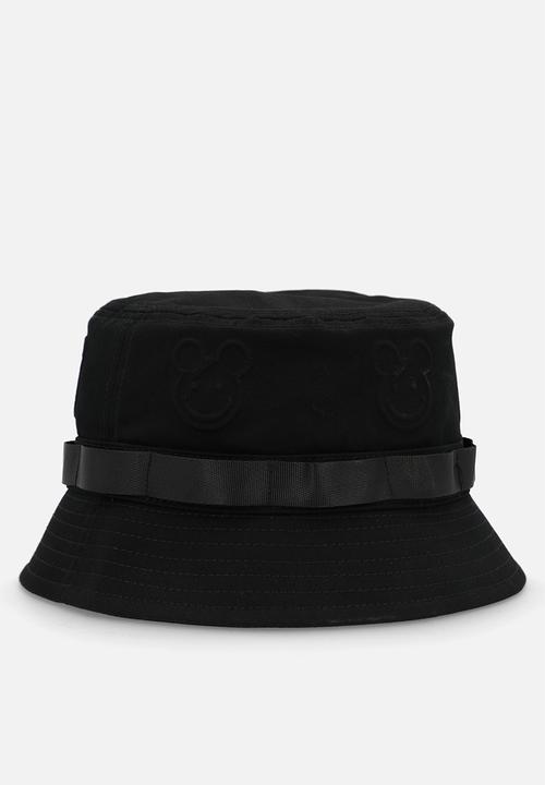 Ben Sherman - Bear Embossed Bucket Hat - Black
