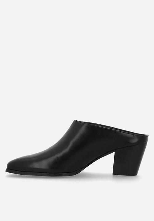 Raid London - Millie closed toe block heel mule - black 