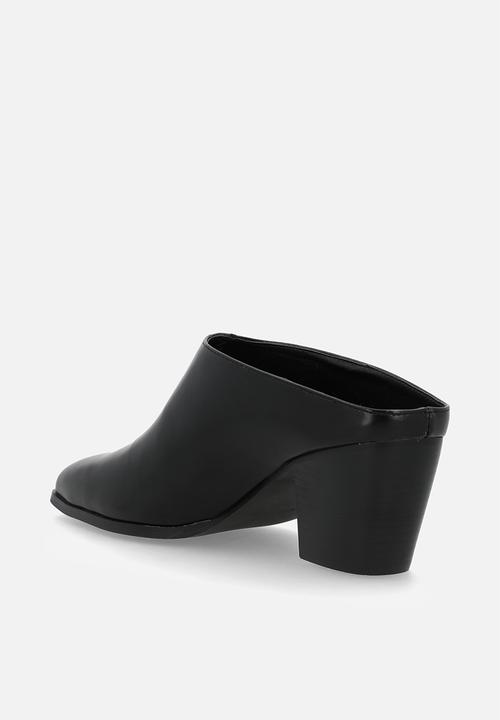 Raid London - Millie closed toe block heel mule - black 