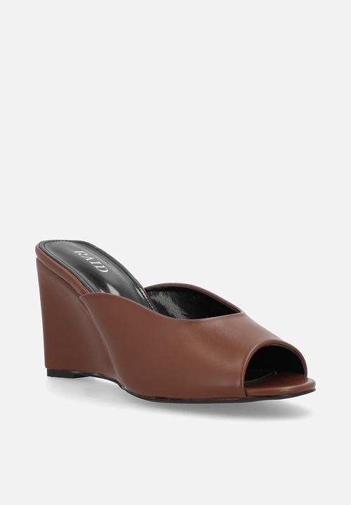 Raid London - Dovie open toe wedge heel mule - brown 
