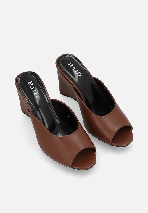 Raid London - Dovie open toe wedge heel mule - brown 