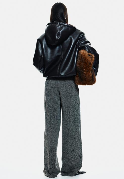 H&M - Pleat-front trousers - dark grey/herringbone pattern