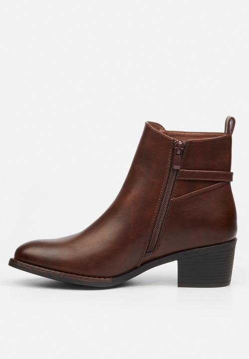 Miss Black - Brook 1 gold buckle ankle boot - chocolate