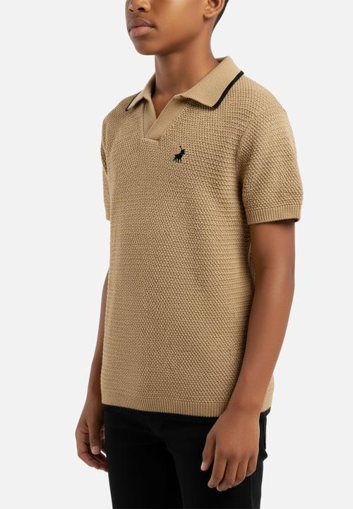 POLO - Boys Sipho Knitted Ss Golfer - Camel