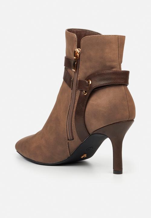Butterfly Feet - Lively 18 boot - chocolate