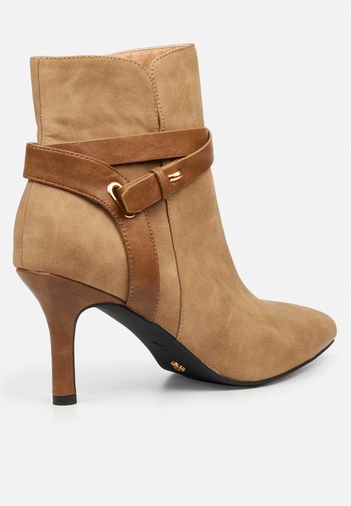 Butterfly Feet - Lively 18 boot - taupe