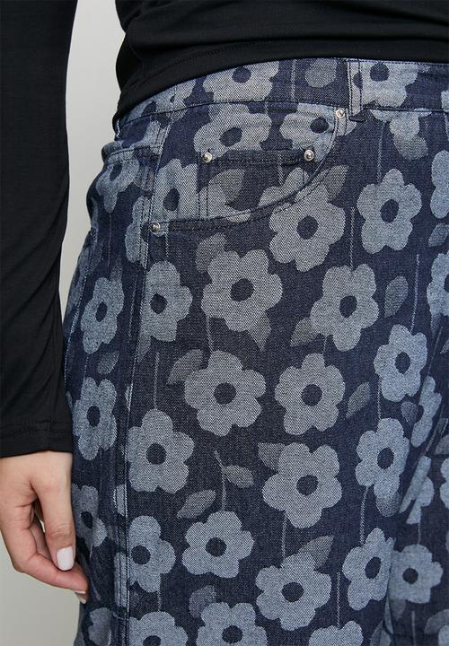 Me&B - Plus Roxy Wide Leg Jeans in Daisy Denim -  Dark Wash