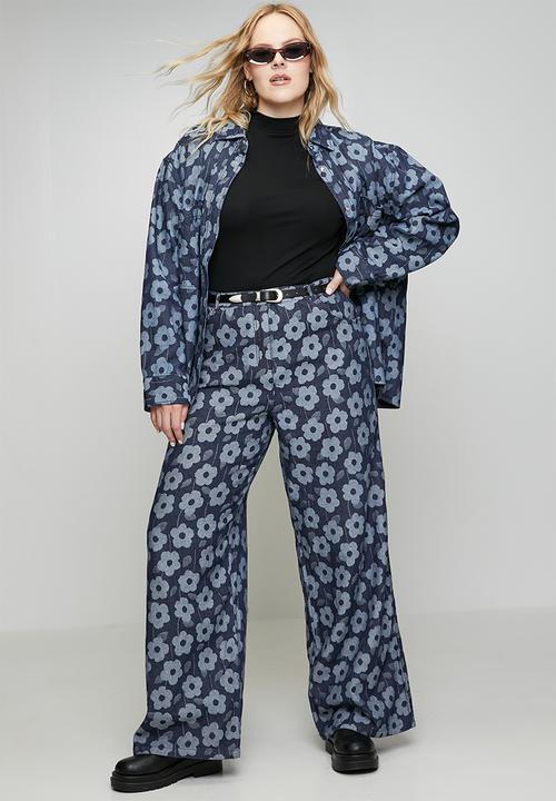 Me&B - Plus Roxy Wide Leg Jeans in Daisy Denim -  Dark Wash