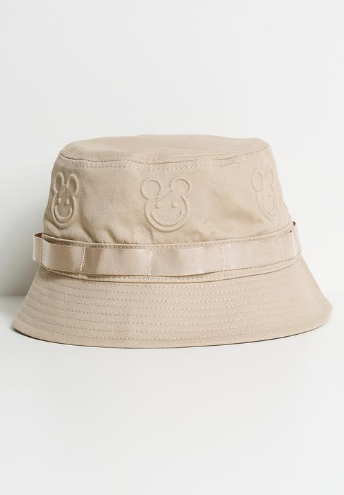 Ben Sherman - Bear Embossed Bucket Hat - Cornstalk