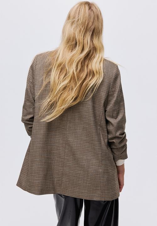 H&M - Gathered-sleeve blazer - brown/dogtooth pattern