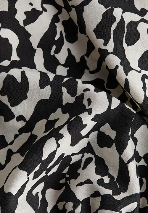 H&M - Balloon-sleeved blouse - white/black patterned