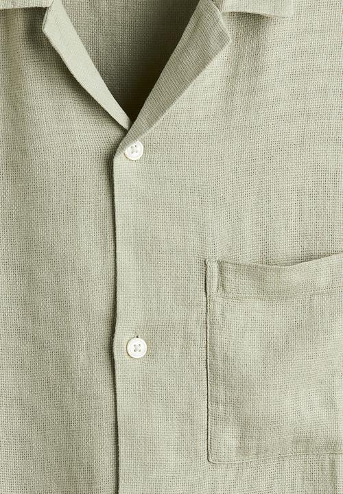 H&M - Regular fit linen-blend resort shirt - pistachio green