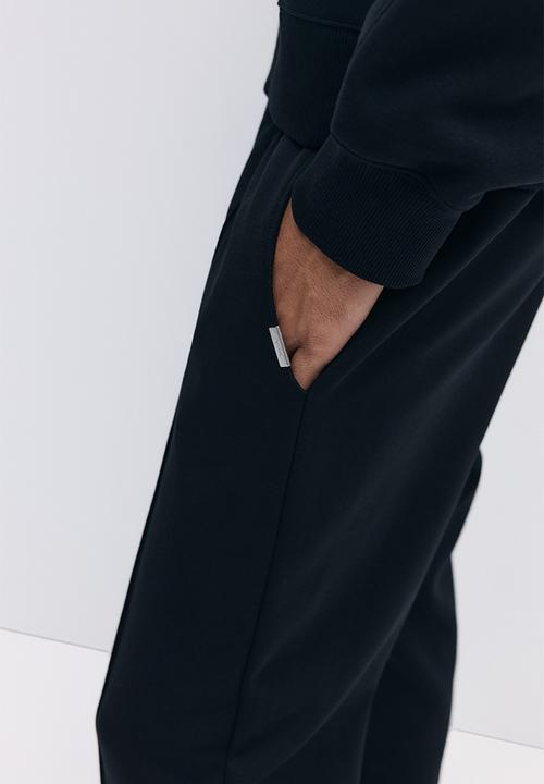H&M - Regular fit tailored joggers - black