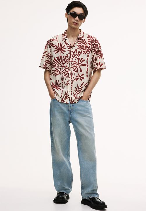 H&M - Regular fit textured resort shirt - white/red floral
