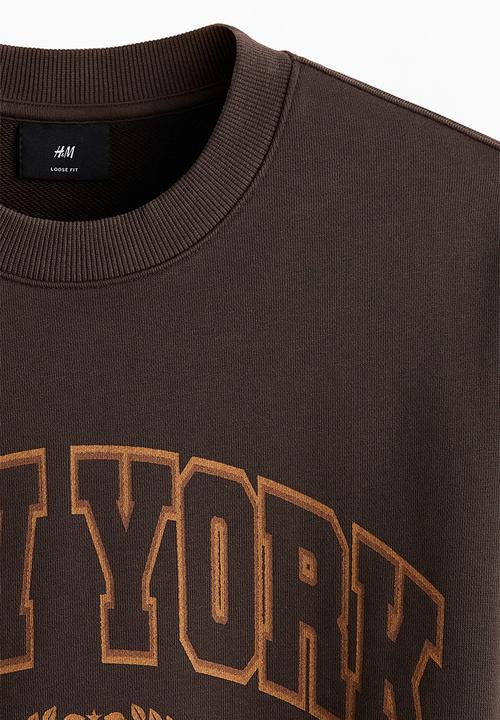 H&M - Loose fit sweatshirt - dark brown/new york