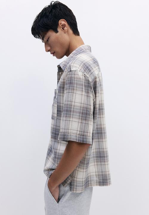 H&M - Relaxed fit short-sleeved shirt - beige/checked