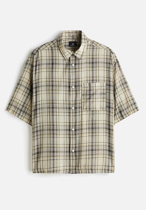 H&M - Relaxed fit short-sleeved shirt - beige/brown checked