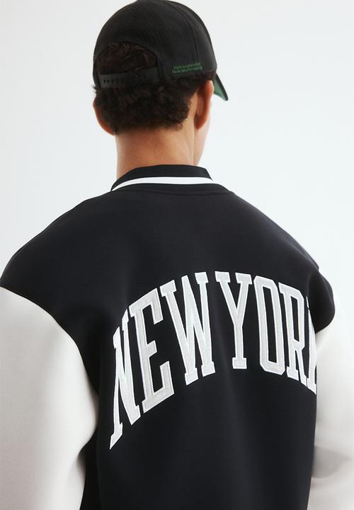 H&M - Loose fit baseball jacket - black/white