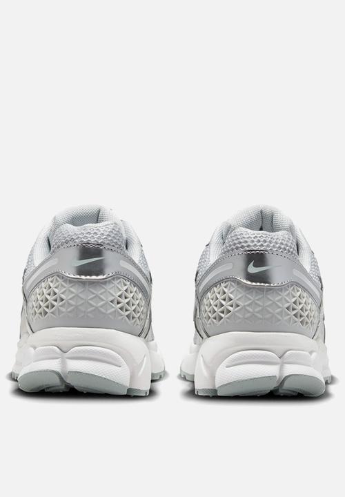Nike - Nike Zoom Vomero 5
