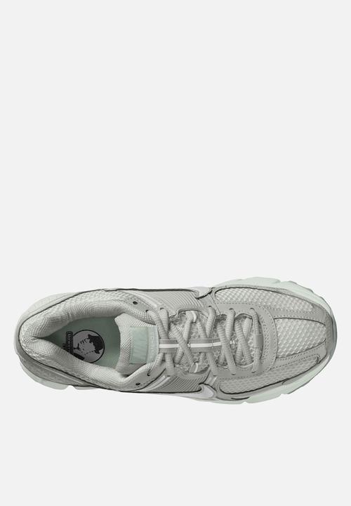 Nike - Nike Zoom Vomero 5