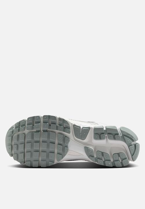 Nike - Nike Zoom Vomero 5