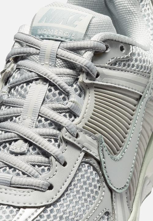 Nike - Nike Zoom Vomero 5