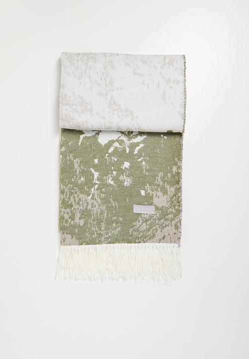 Haven & Earth  - Bella vita Floral Throw - Hunter/Cobblestone
