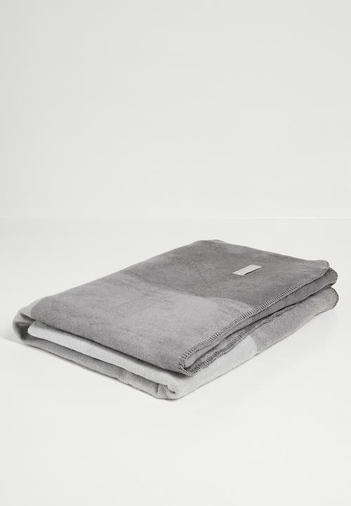 Haven & Earth  - Top Suede Bed Throw - Iron/Wild Dove