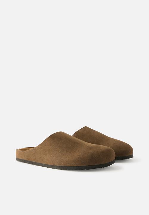 Cotton On - Blair Mule - choc micro.