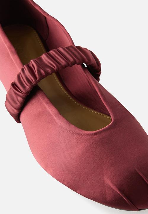 Cotton On - Brooklyn Mary Jane Ballet - burgundy satin.